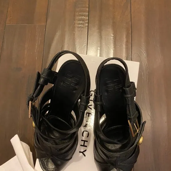GIVENCHY STRAPPY LEATHER SANDALS