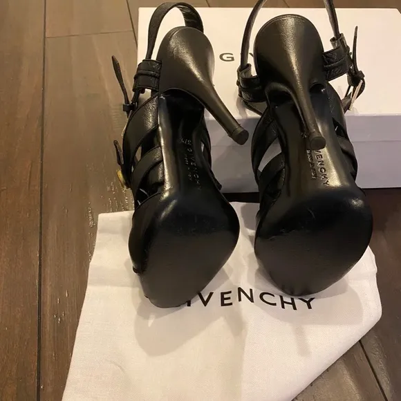 GIVENCHY STRAPPY LEATHER SANDALS