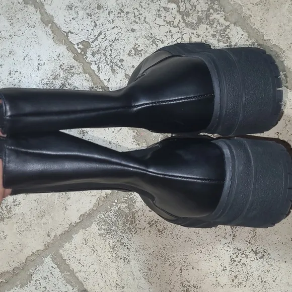 Good American Chelsea Combat Pull  On Black Boots Size 9.5,8,5.5 Women's
