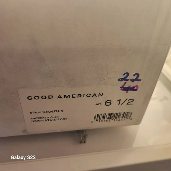 Good American Cream Platform Slides. NIB. Size 6.5