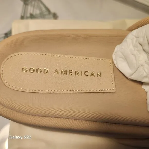 Good American Cream Platform Slides. NIB. Size 6.5