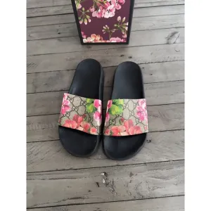 Gucci GG Blooms Supreme Floral Slide Sandals Ebony Multicolor Canvas Size 36 6
