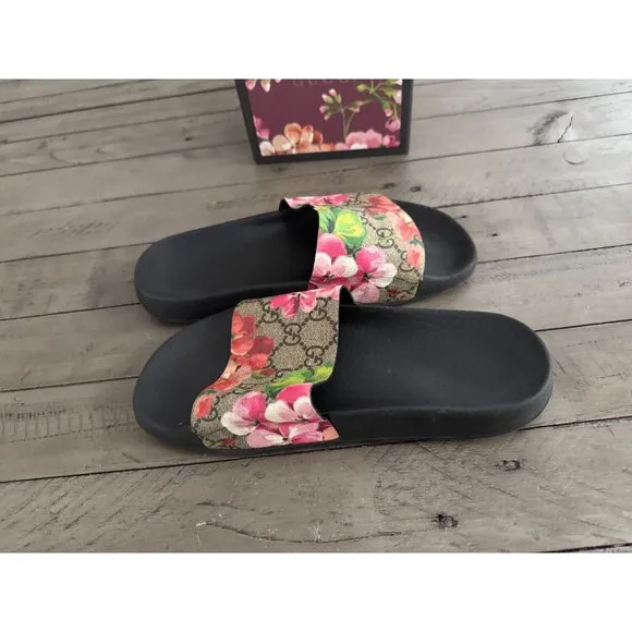 Gucci GG Blooms Supreme Floral Slide Sandals Ebony Multicolor Canvas Size 36 6