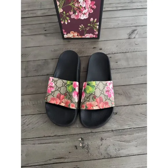 Gucci GG Blooms Supreme Floral Slide Sandals Ebony Multicolor Canvas Size 36 6