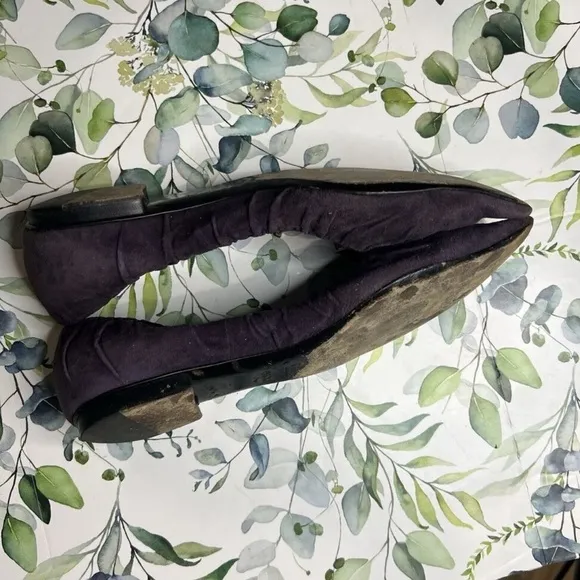 Gucci Purple Textured Suede Flats