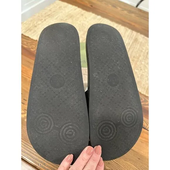 Gucci Rubber Sandal Slides