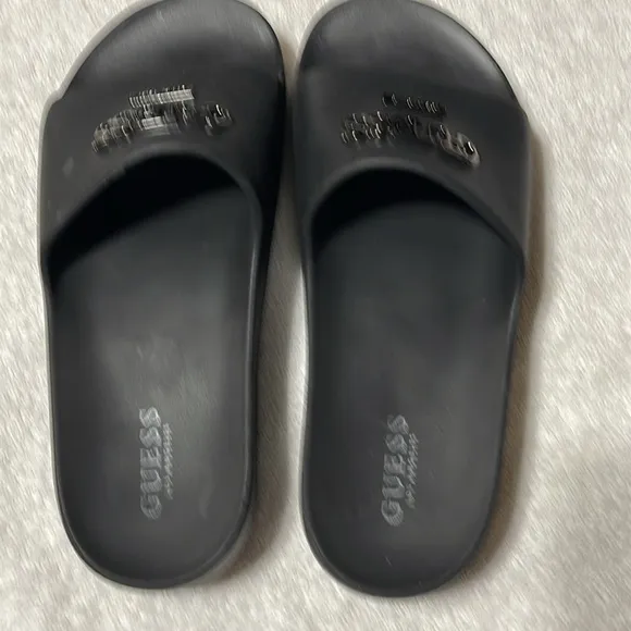 Guess Los Angeles platforms Men’s Size 9Like new