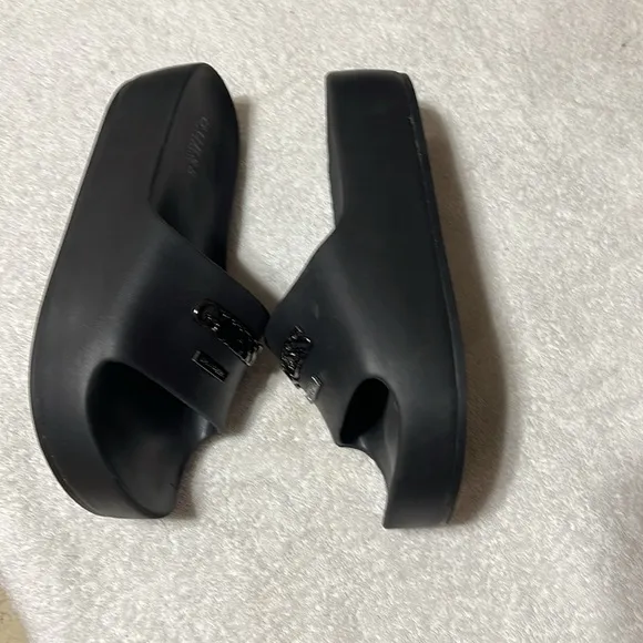 Guess Los Angeles platforms Men’s Size 9Like new