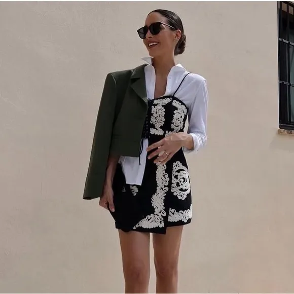 H&amp;M black &amp; white embroidered mini skirt &amp; top matching 2 piece set