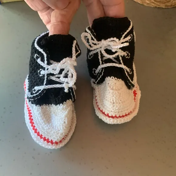 HANDMADE, Hi-Top Knitted NEW BORN baby sneakers. 1.75 wide and 3.25 long.