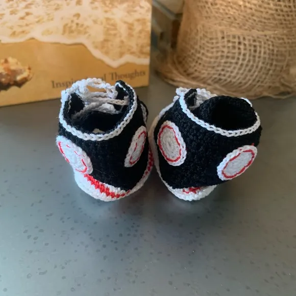 HANDMADE, Hi-Top Knitted NEW BORN baby sneakers. 1.75 wide and 3.25 long.