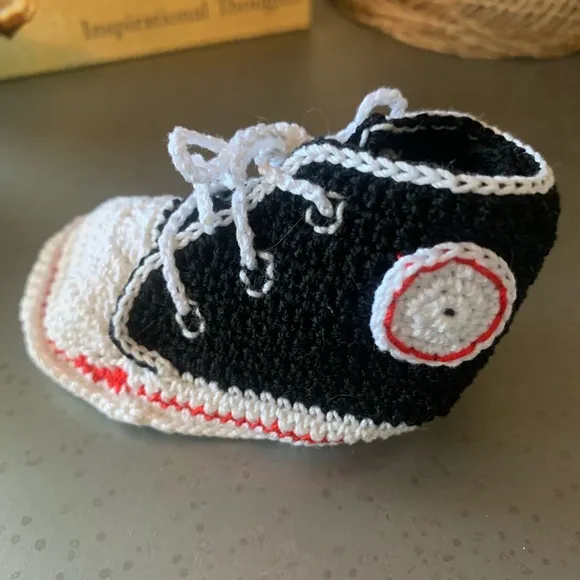 HANDMADE, Hi-Top Knitted NEW BORN baby sneakers. 1.75 wide and 3.25 long.