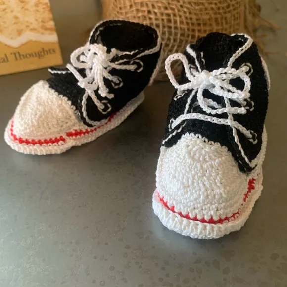 HANDMADE, Hi-Top Knitted NEW BORN baby sneakers. 1.75 wide and 3.25 long.