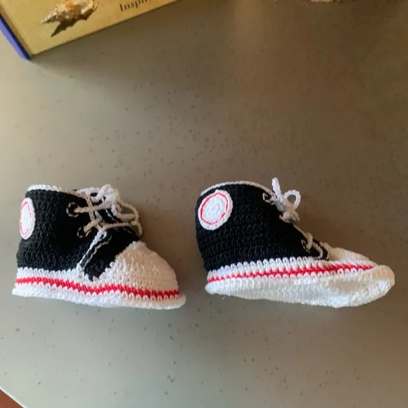 HANDMADE, Hi-Top Knitted NEW BORN baby sneakers. 1.75 wide and 3.25 long.