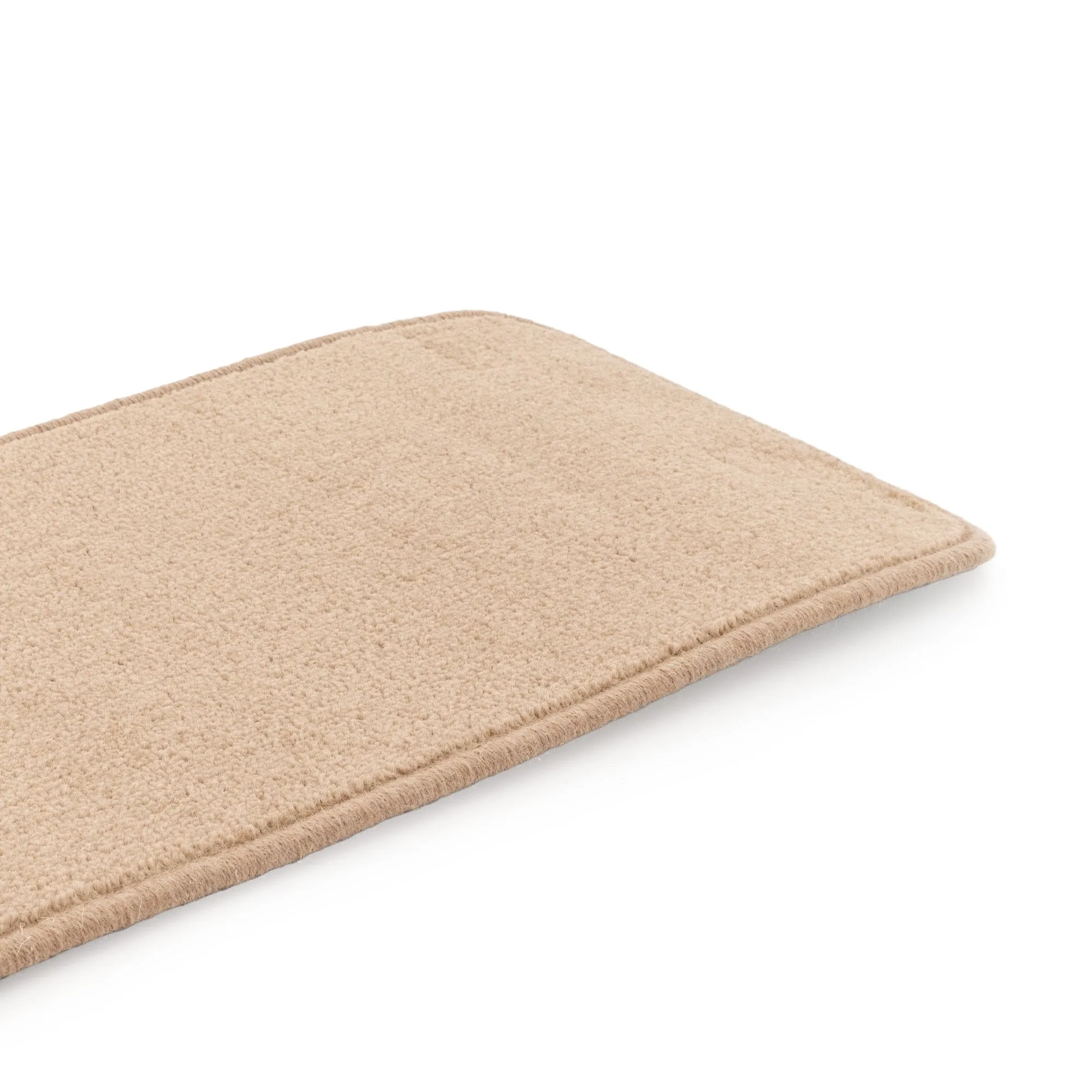 Heatproof protection carpet for upright pianos