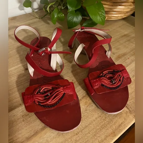 Henry Beguelin Italian leather sandals