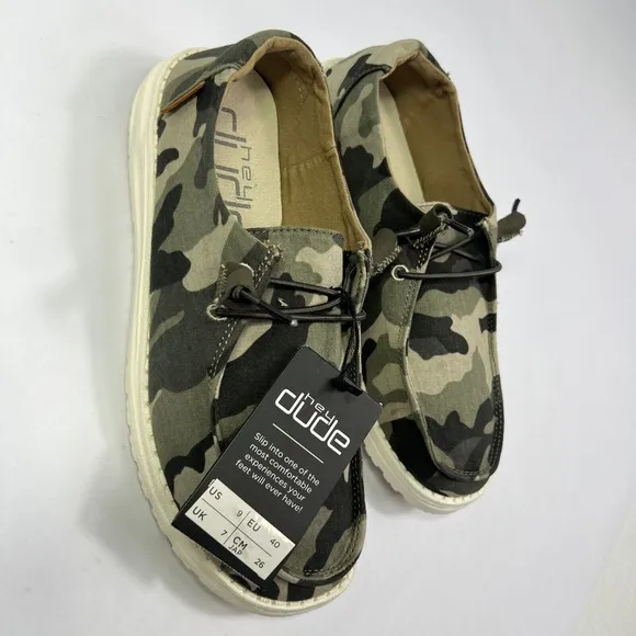Hey Dude Men's Wally Camo Casual Loafers Slip On Shoes Size 9 Lightweight Comfy
