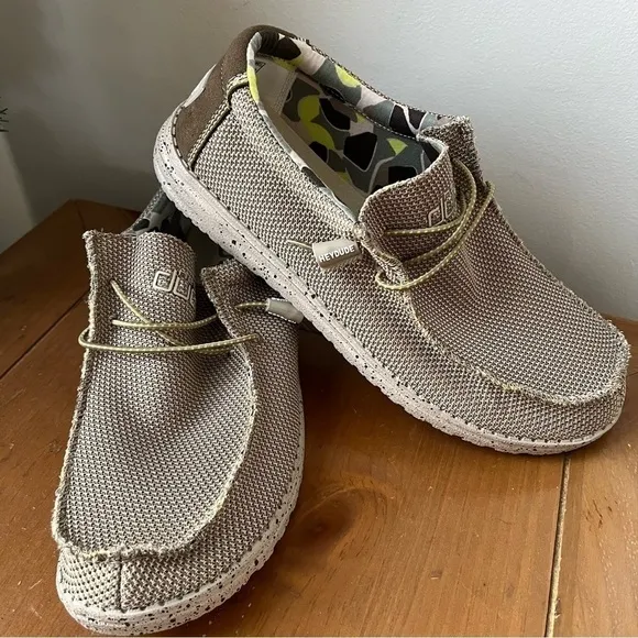 Hey Dude Mens Wally Sox Stretch Canvas Slip-On Casual Shoes Loafers Camel 8
