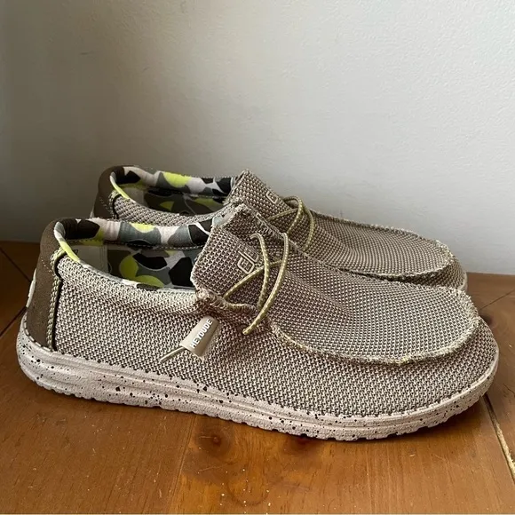 Hey Dude Mens Wally Sox Stretch Canvas Slip-On Casual Shoes Loafers Camel 8