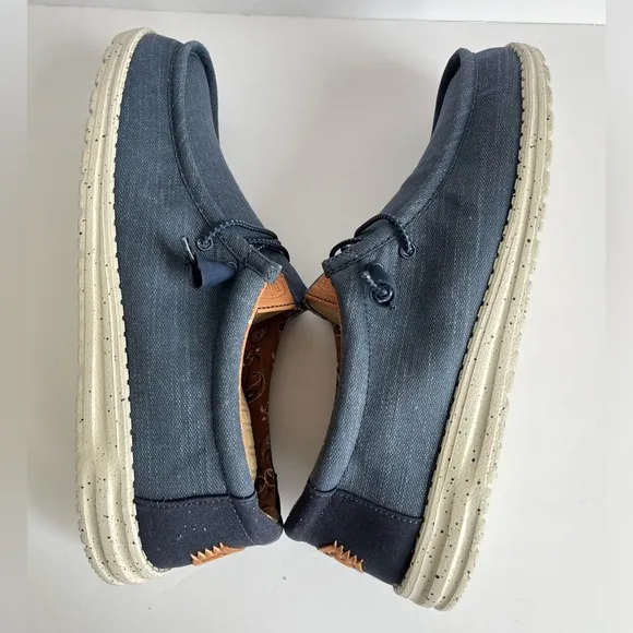 Hey Dude Wally Washed Canvas men’s loafers sneakers - Navy size 12