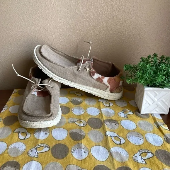 Hey Dude Wendy Cow Pieced Men’s shoes size 10