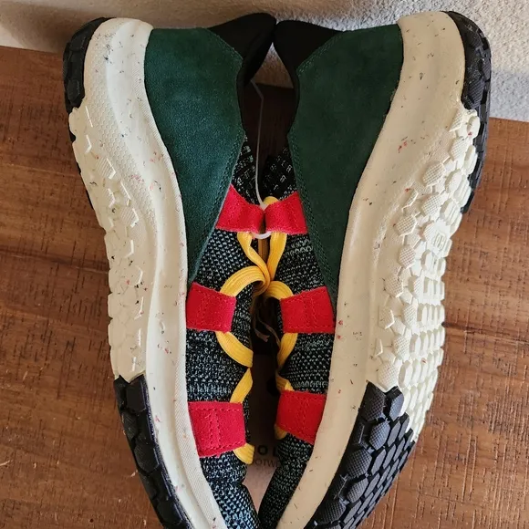 Holo Footwear Men's Maverick Sneakers Size 10.5 NWT Eco Green Red
