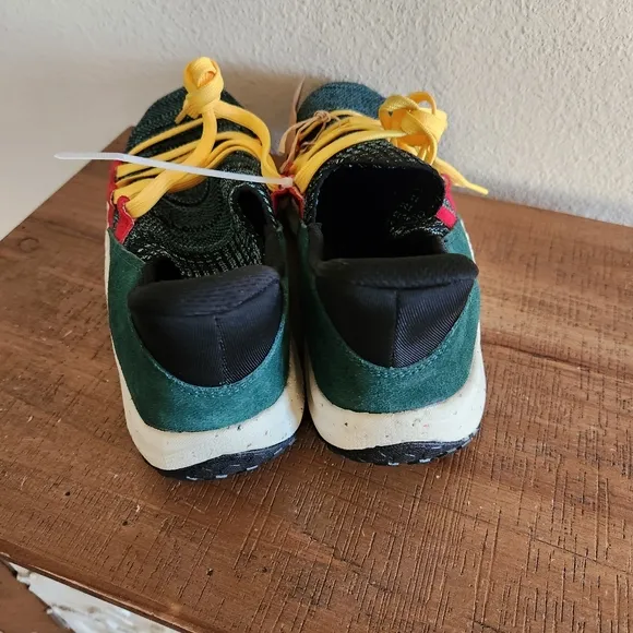 Holo Footwear Men's Maverick Sneakers Size 10.5 NWT Eco Green Red