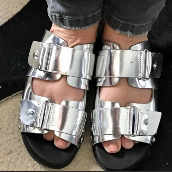 HOST PICK 3/26 ! 🎉GENTLE SOULS !🌺SUPER TRENDING🌺 SILVER SLIDES 🌺 SO COMFY🌺