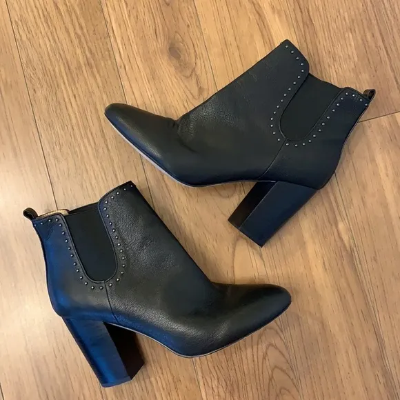💕HP💕Saks Fifth Avenue black leather studded boots