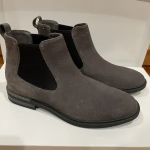 Hush Puppies Davis Chelsea Ankle Boots Mens Size 11 Gray Suede NEW WITHOUT BOX