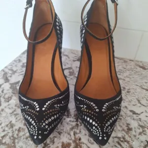 Isabel Marant Studded Black Heels suede Flats  size 39
