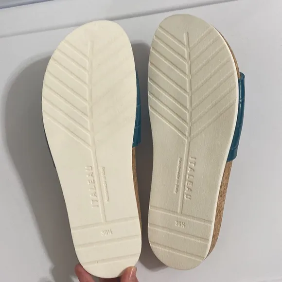 ITALEAU Molly Croc Embossed Waterproof Slide Sandal in Ottanio size 39.5