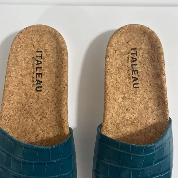 ITALEAU Molly Croc Embossed Waterproof Slide Sandal in Ottanio size 39.5