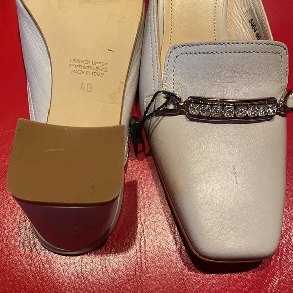 Italian High Quality Leather Light Gray Crystal Slides New NeverUsed