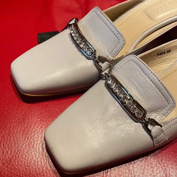Italian High Quality Leather Light Gray Crystal Slides New NeverUsed