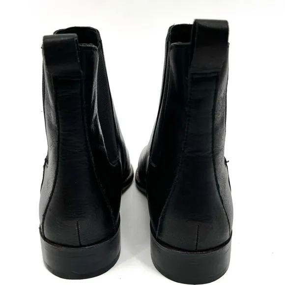 J. Crew Chelsea boots size 7 Black Leather Pointed Heel Chelsea Tall Ankle AB131
