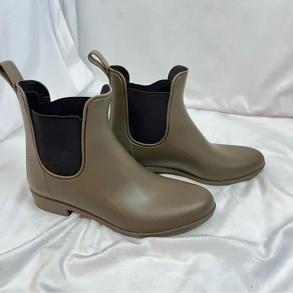 J. CREW Chelsea Matte Olive Green Rain Low Ankle Boots