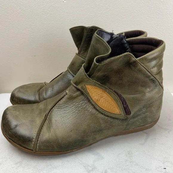 JAFA MADE IN ISRAEL LEATHER BOHEMIAN SIDE ZIP BOOTIES