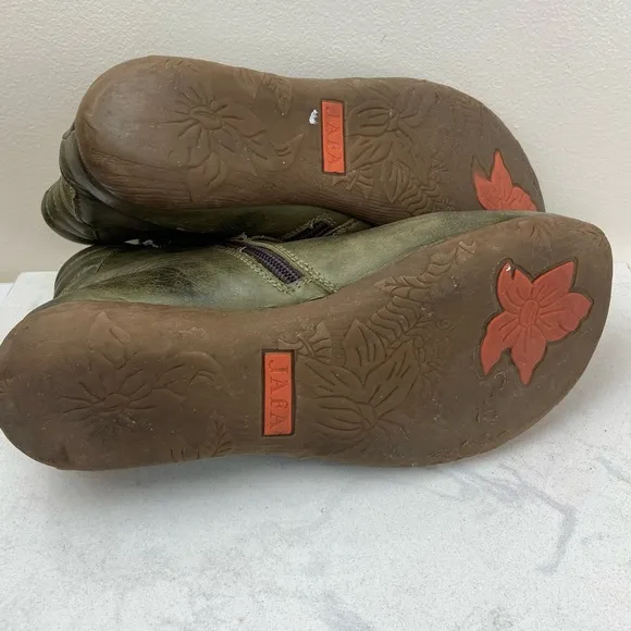 JAFA MADE IN ISRAEL LEATHER BOHEMIAN SIDE ZIP BOOTIES