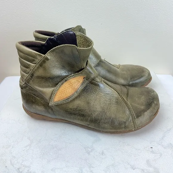 JAFA MADE IN ISRAEL LEATHER BOHEMIAN SIDE ZIP BOOTIES
