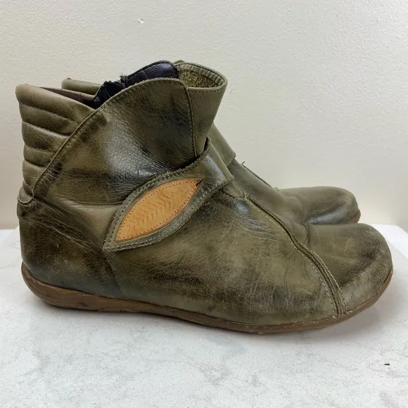 JAFA MADE IN ISRAEL LEATHER BOHEMIAN SIDE ZIP BOOTIES