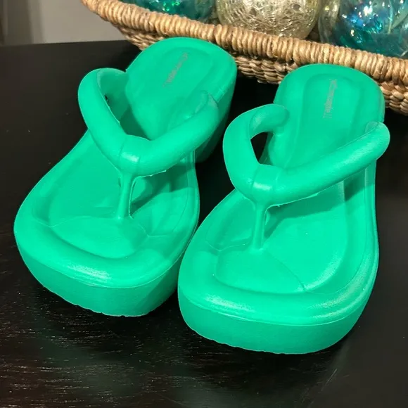 Jeffrey Campbell Sun_Gaze Green Platform Thong chunky Sandals Size 8