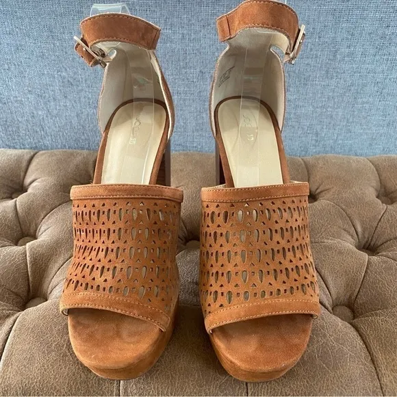 Joe’s Brown Leather Laser Cut Platform Chunky Sandals 9