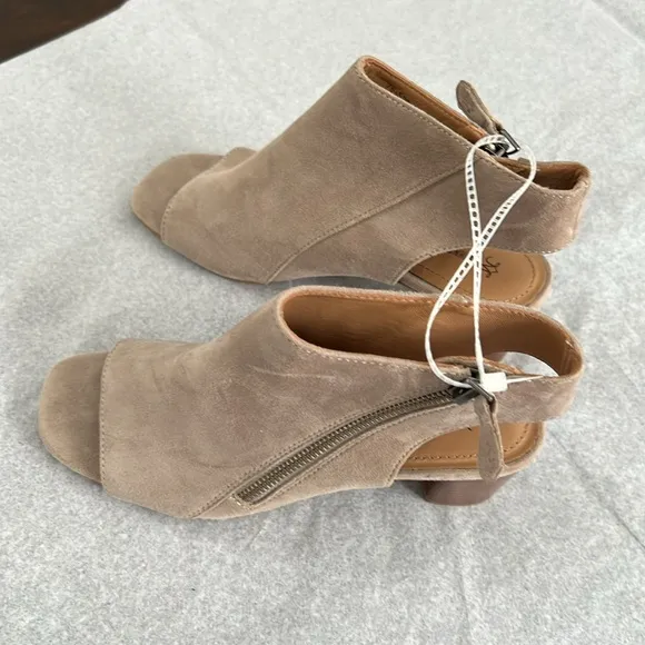 Johnston &amp; Murphy Evelyn Side Zip Bootie