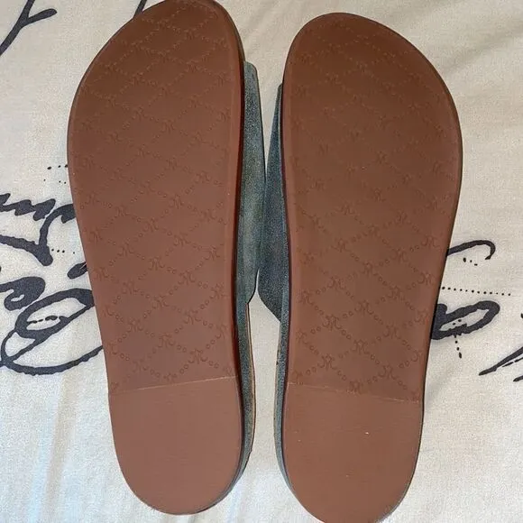Johnston &amp; Murphy’s Jenny Slide  color graphite