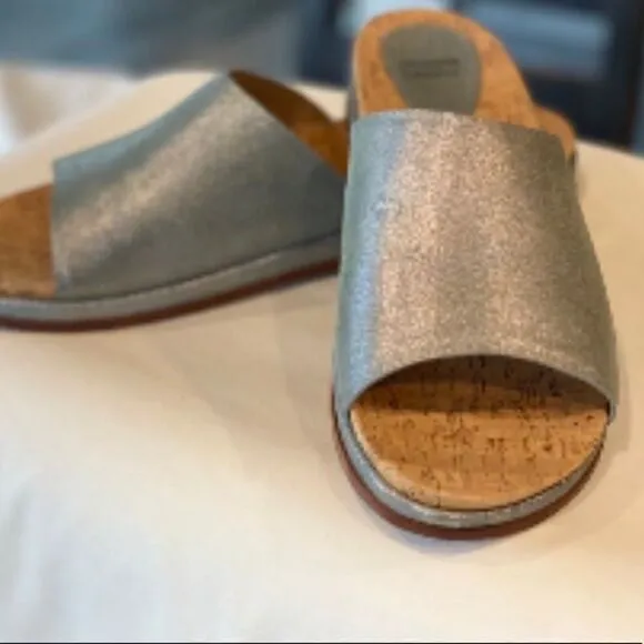 Johnston &amp; Murphy’s Jenny Slide  color graphite