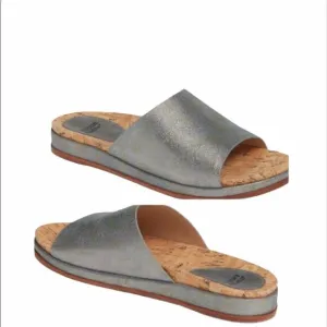 Johnston &amp; Murphy’s Jenny Slide  color graphite
