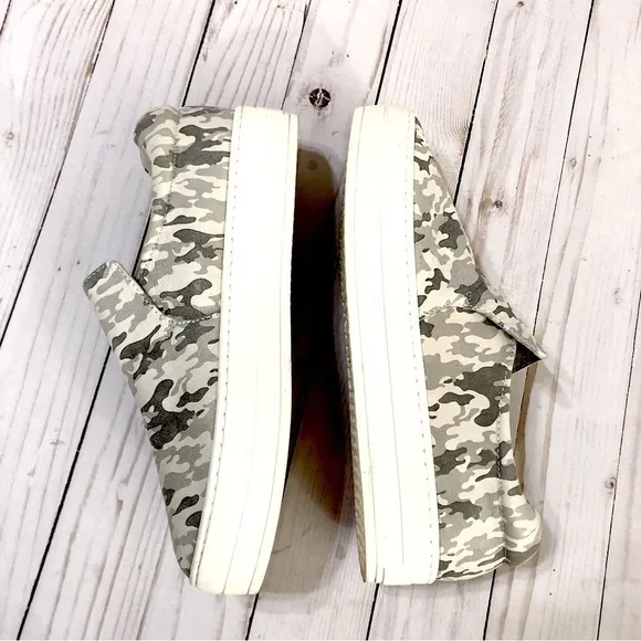J/Slides Leather Pale Grey Shades Camo Platform Sole Slip-on Sneakers size 8