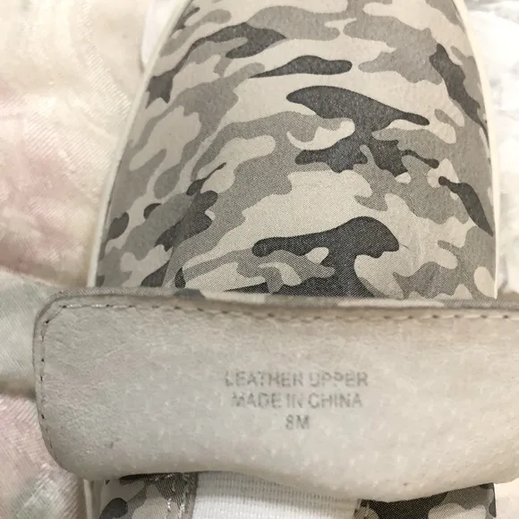 J/Slides Leather Pale Grey Shades Camo Platform Sole Slip-on Sneakers size 8