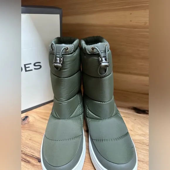 J/Slides NY MICKIE Army Nylon Puff Boot NIB